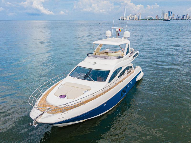 Book yachts online - motorboat - Azimut 64 Flybridge - Copacceti - rent