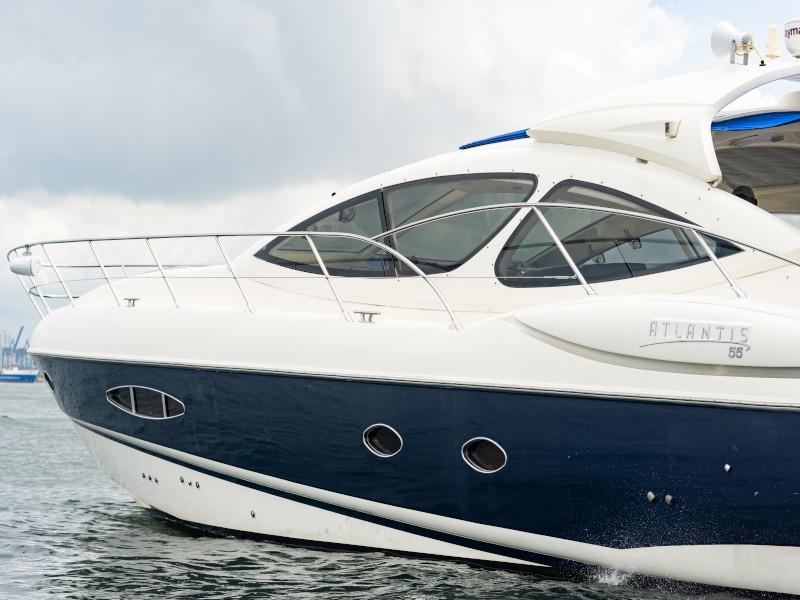 Book yachts online - motorboat - Azimut 55 - Atlantis - rent