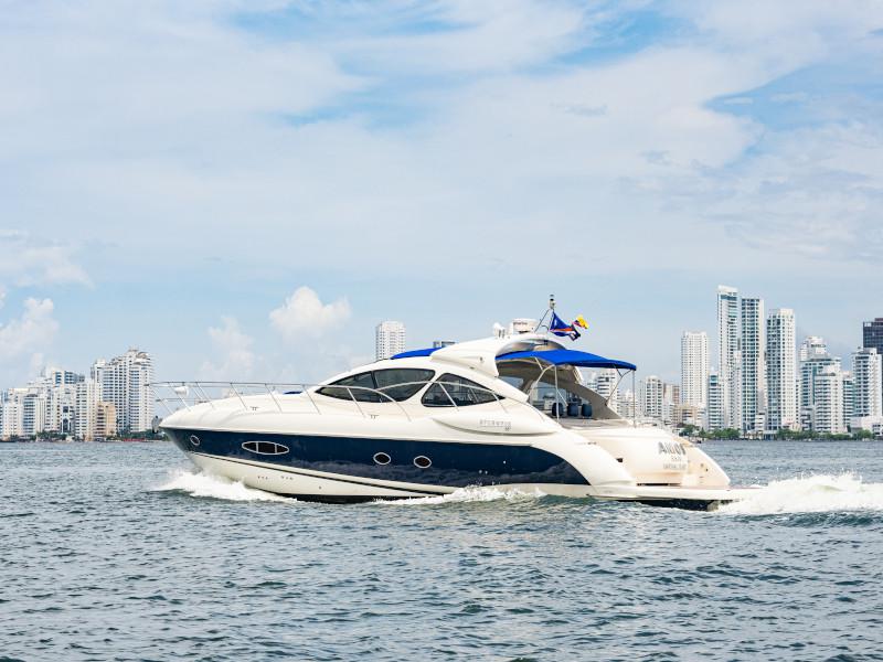 Book yachts online - motorboat - Azimut 55 - Atlantis - rent