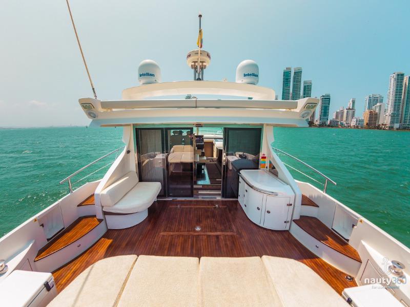 Book yachts online - motorboat - Azimut 62 S - Venecia - rent