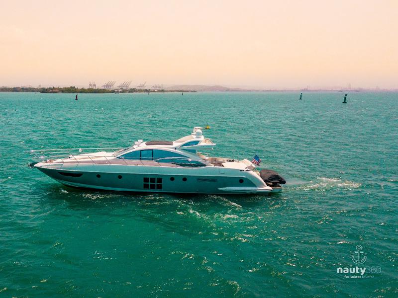 Book yachts online - motorboat - Azimut 62 S - Venecia - rent