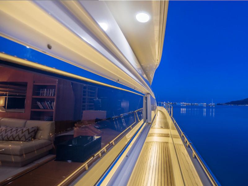 Book yachts online - motorboat - Ferretti 225 - Vento - rent