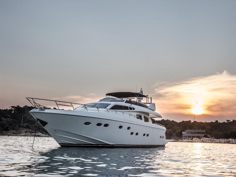 Book yachts online - motorboat - Posillipo Technema 70 - Amoraki - rent