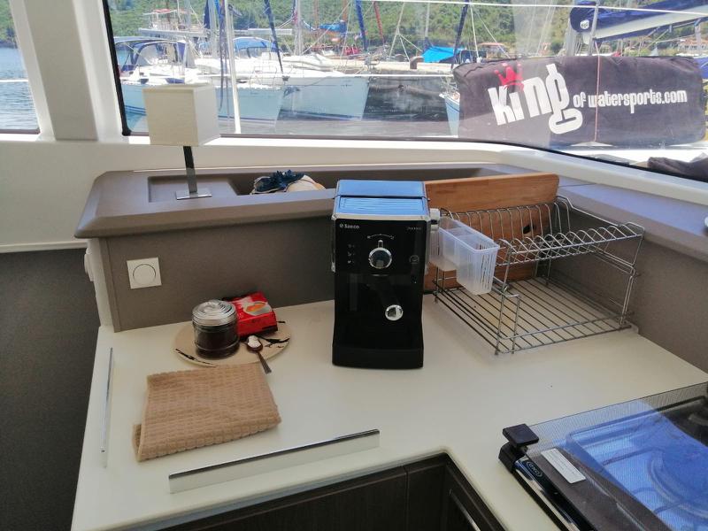 Book yachts online - catamaran - Bali 4.1 - Iris (Water Maker, Solar panels, Fans in all cabins) - rent