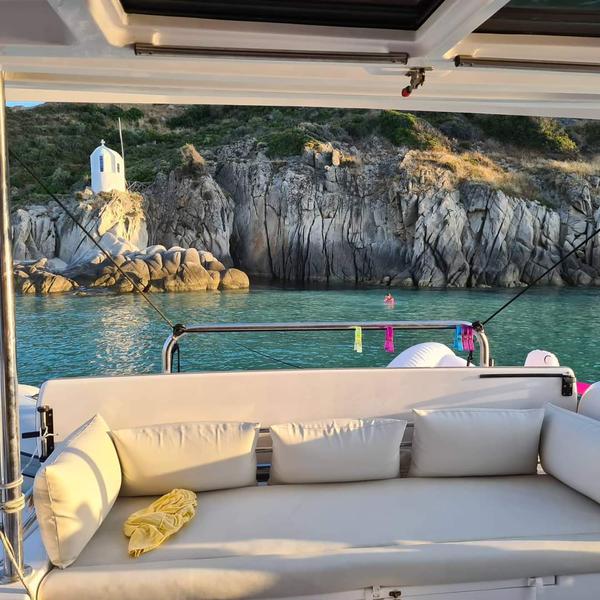 Book yachts online - catamaran - Bali 4.1 - Iris (Water Maker, Solar panels, Fans in all cabins) - rent