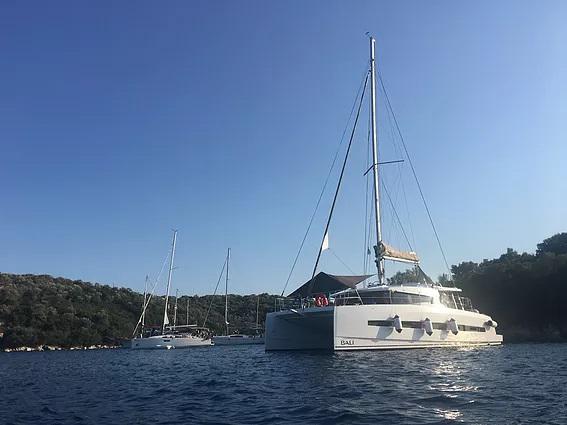 Book yachts online - catamaran - Bali 4.1 - Iris (Water Maker, Solar panels, Fans in all cabins) - rent