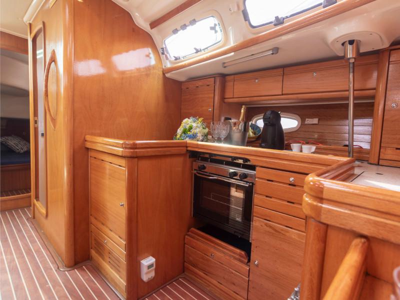 Book yachts online - sailboat - Bavaria 46 Cruiser - Joana - rent