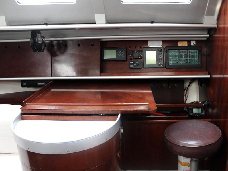 Book yachts online - sailboat - First 35 S5 - Diva - rent