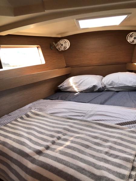 Book yachts online - sailboat - Oceanis 41.1 - THE SALT SHAKER - rent