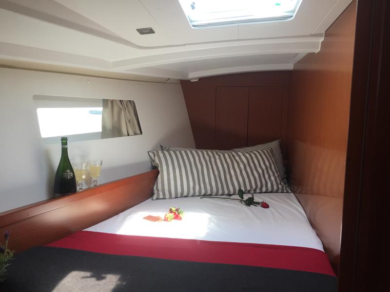 Book yachts online - sailboat - Oceanis 45 - NAYA - rent
