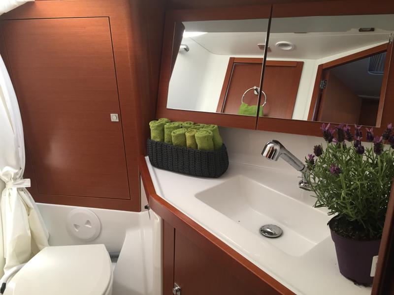 Book yachts online - sailboat - Oceanis 45 - NAYA - rent