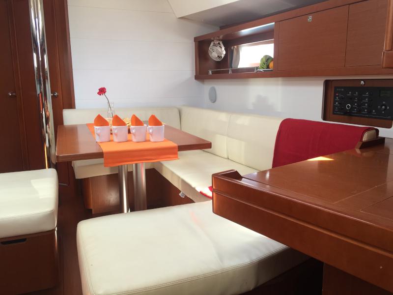 Book yachts online - sailboat - Oceanis 45 - NAYA - rent