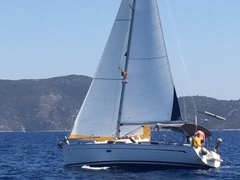 Book yachts online - sailboat - Bavaria 38 Cruiser - Happy Life - rent