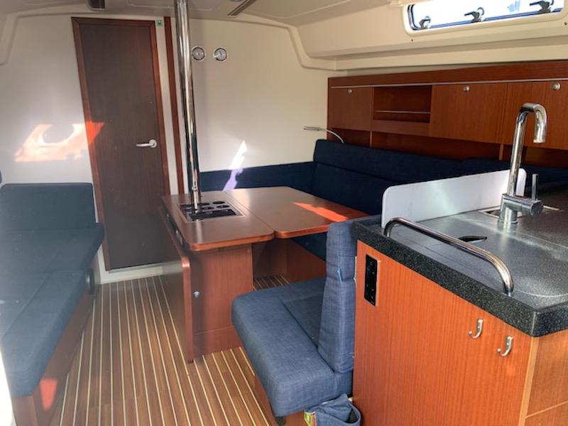 Book yachts online - sailboat - Hanse 385 - Happy Impuls - rent