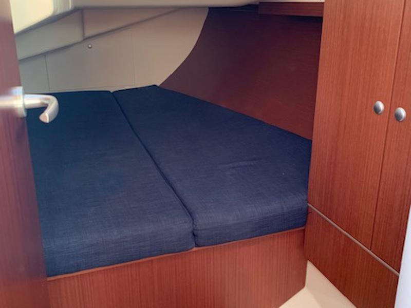 Book yachts online - sailboat - Hanse 385 - Happy Impuls - rent