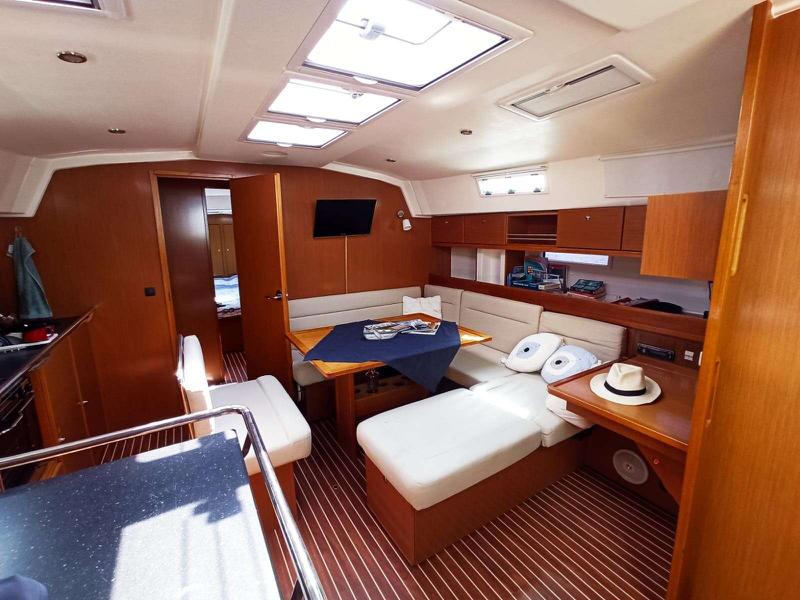 Book yachts online - sailboat - Bavaria Cruiser 45 - Eldoris - rent