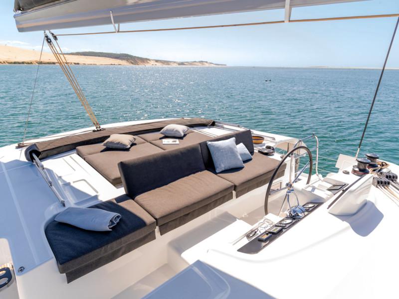 Book yachts online - catamaran - Lagoon 46 - Hydra - rent