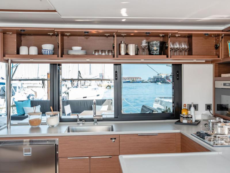 Book yachts online - catamaran - Lagoon 46 - Hydra - rent