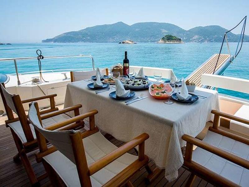 Book yachts online - motorboat - Posillipo Technema 68 - Sofia - rent