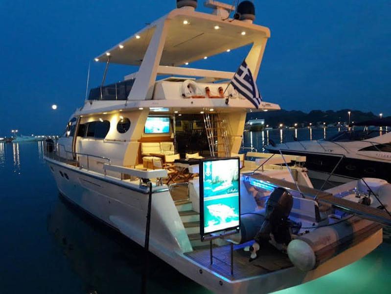 Book yachts online - motorboat - Posillipo Technema 68 - Sofia - rent