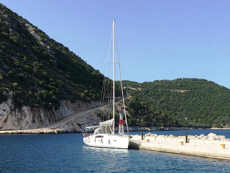 Book yachts online - sailboat - Oceanis 43 - Beauty L | Electric Toilets | Solar Panels - rent