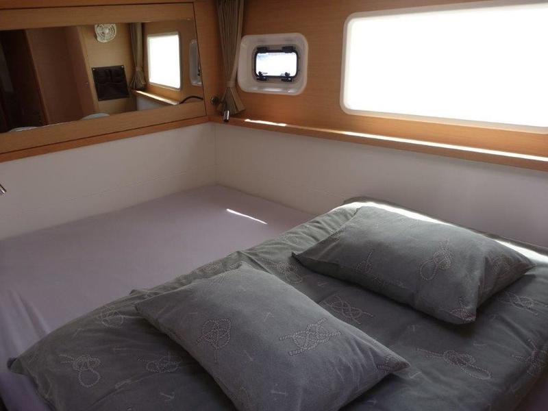 Book yachts online - catamaran - Lagoon 450 Sport - Oryx - rent