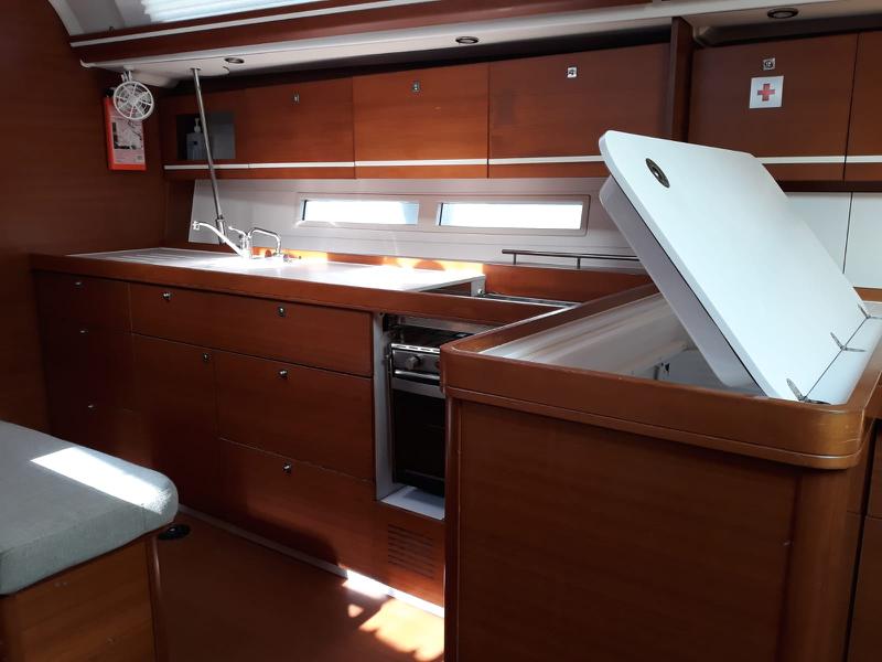 Book yachts online - sailboat - Dufour 450 GL - Pandeia - rent