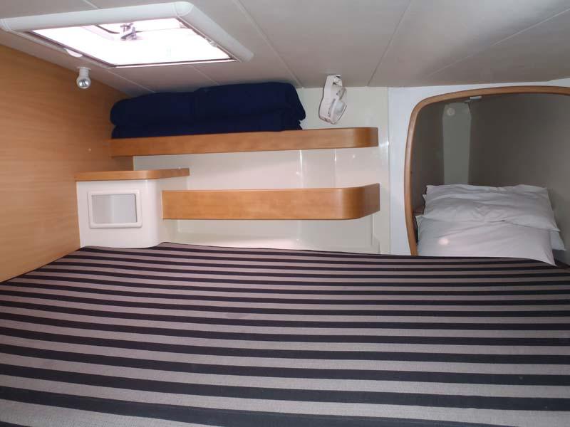 Book yachts online - catamaran - Leopard 4300 - Sundowner - rent