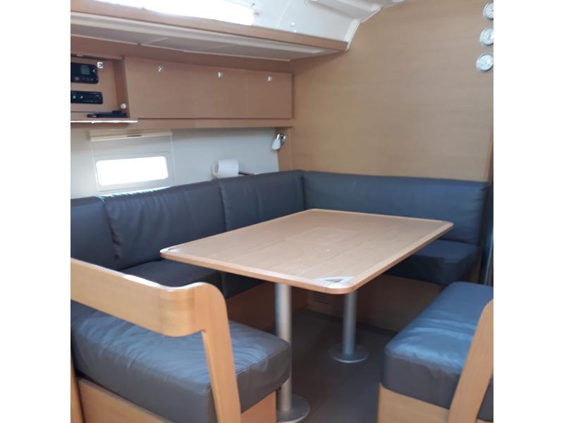 Book yachts online - sailboat - Dufour 430 Grand Large - Tiamat - rent