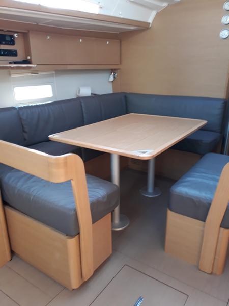 Book yachts online - sailboat - Dufour 430 Grand Large - Tiamat - rent