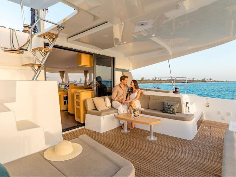 Book yachts online - catamaran - Lagoon 42 Owner version - NURIA - rent
