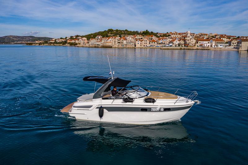 Book yachts online - motorboat - Bavaria 29 Sport - Rina - rent