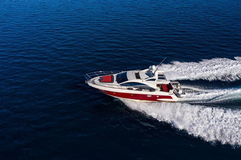Book yachts online - motorboat - Azimut 43 - Bruna 2 - rent