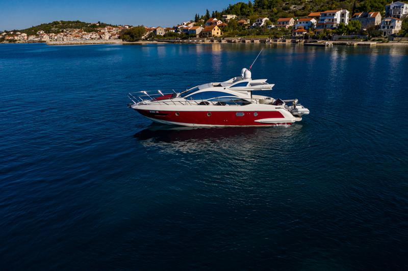 Book yachts online - motorboat - Azimut 43 - Bruna 2 - rent