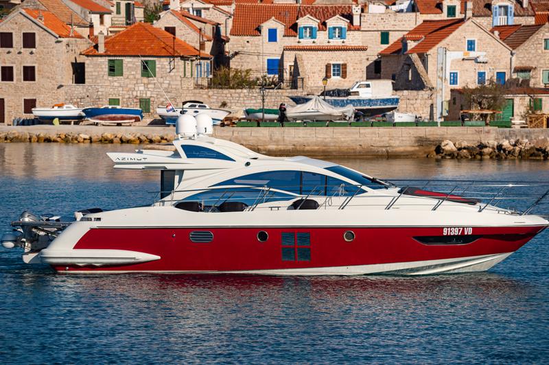 Book yachts online - motorboat - Azimut 43 - Bruna 2 - rent