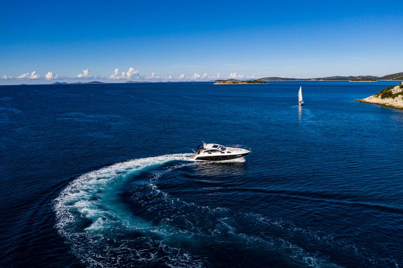 Book yachts online - motorboat - Sessa C38 - Lana - rent