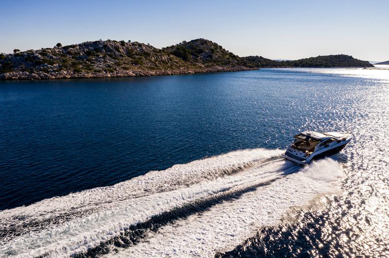 Book yachts online - motorboat - Sessa C38 - Lana - rent