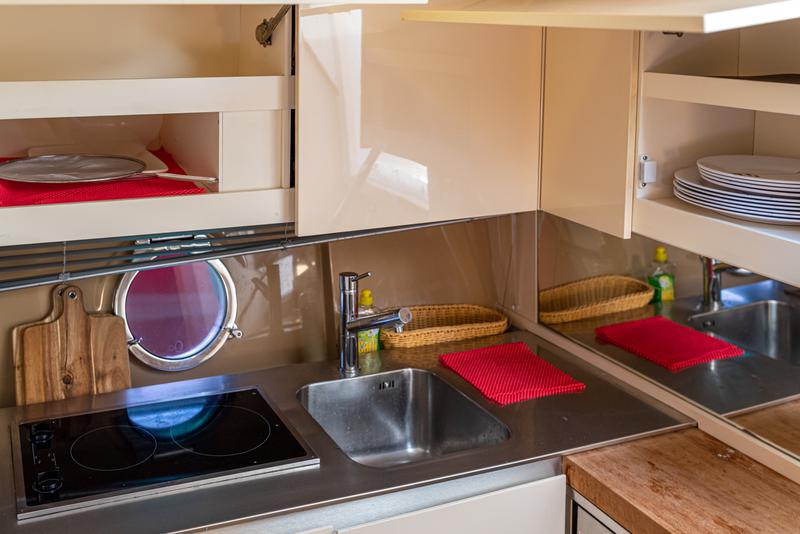 Book yachts online - motorboat - Sessa C38 - Lana - rent