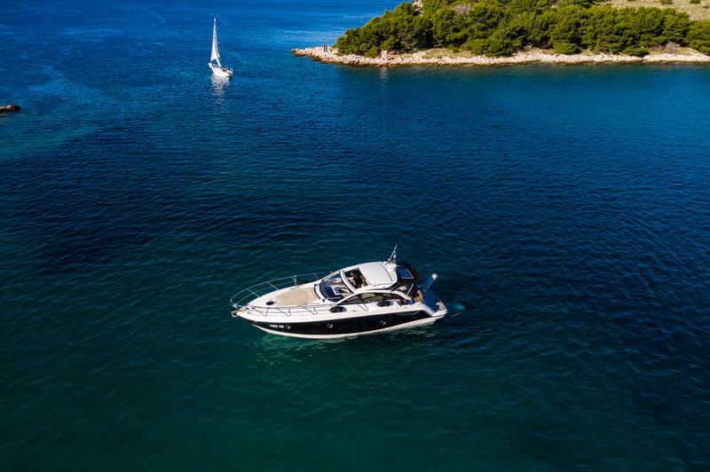 Book yachts online - motorboat - Sessa C38 - Lana - rent