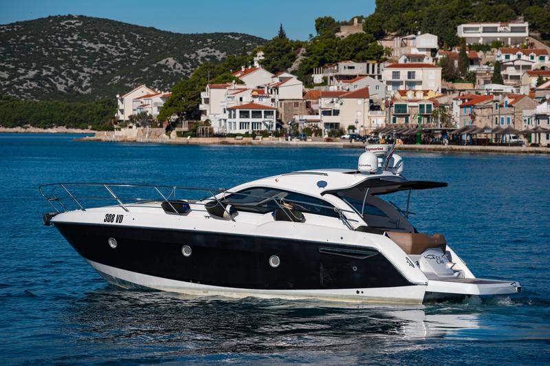 Book yachts online - motorboat - Sessa C35 - Ela - rent
