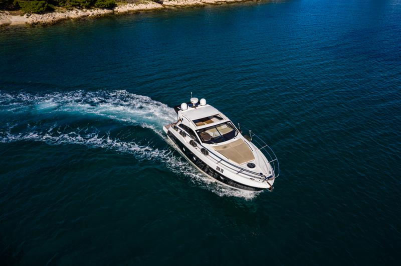 Book yachts online - motorboat - Sessa C35 - Ela - rent