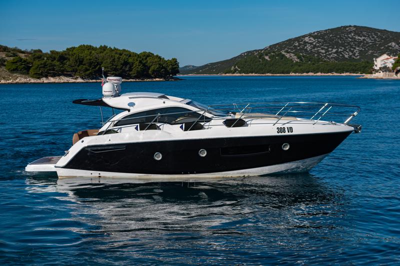 Book yachts online - motorboat - Sessa C35 - Ela - rent