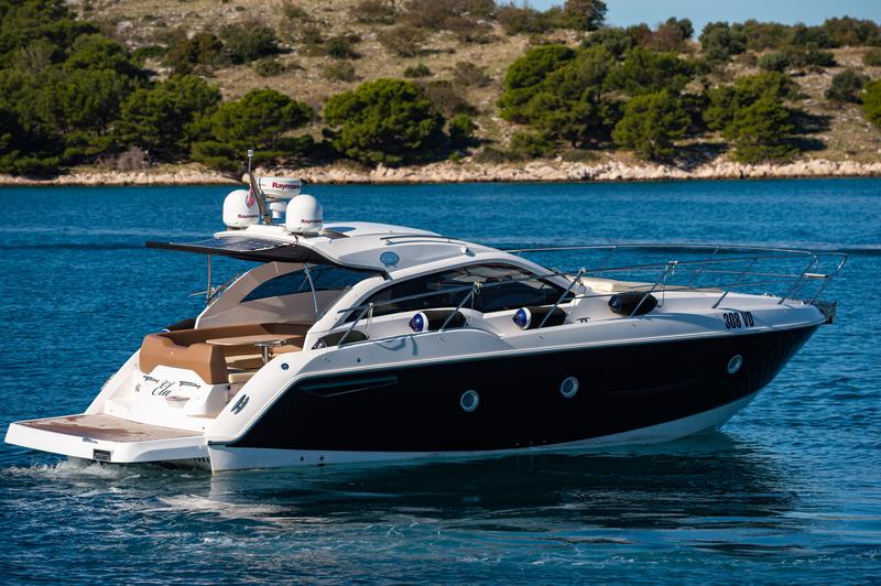 Book yachts online - motorboat - Sessa C35 - Ela - rent