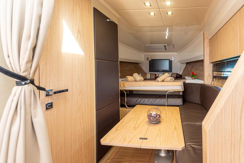 Book yachts online - motorboat - Sessa C35 - Ela - rent