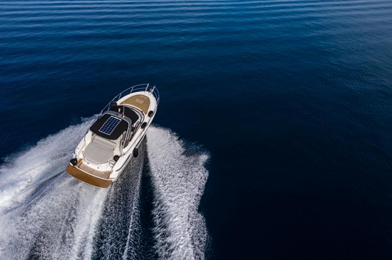 Book yachts online - motorboat - Bavaria 29 Sport - Nena - rent