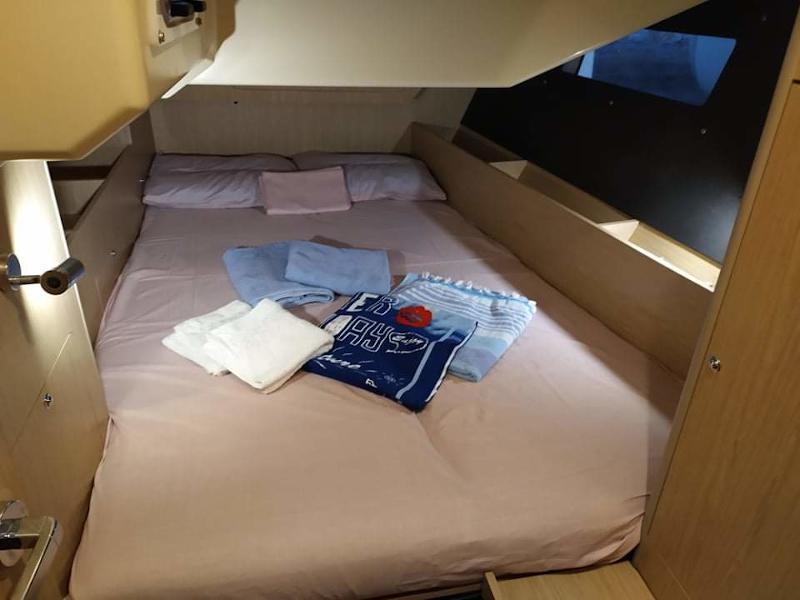 Book yachts online - sailboat - Oceanis 41.1 - KOS 41.4 - rent