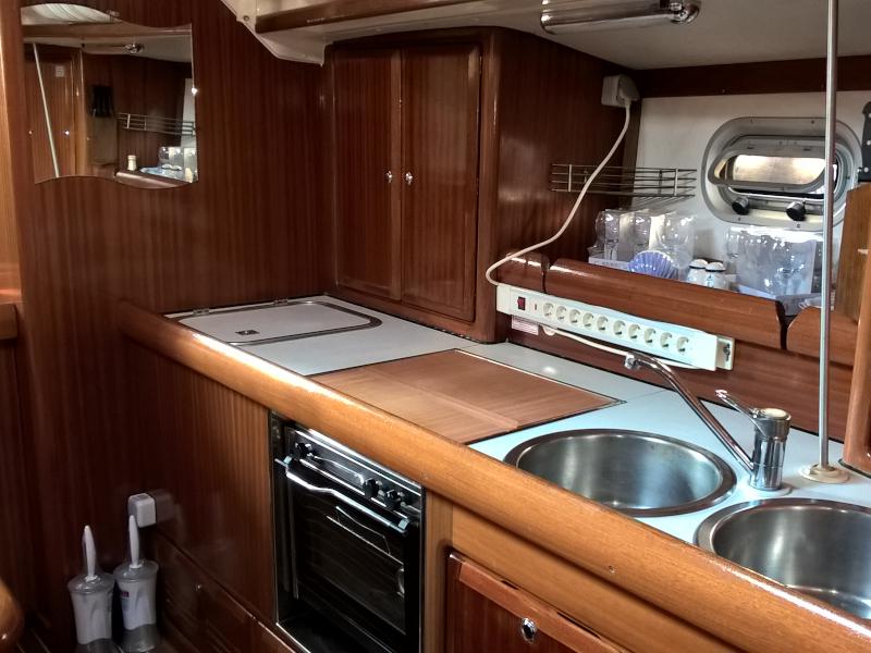 Book yachts online - sailboat - Bavaria 46H - Aenao - rent
