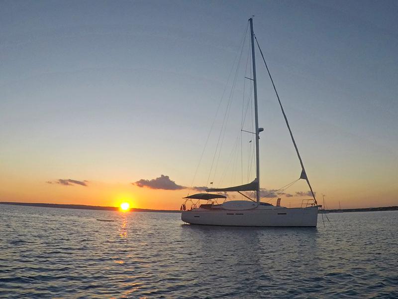 Book yachts online - sailboat - Sun Odyssey 439 - Esquitx - rent