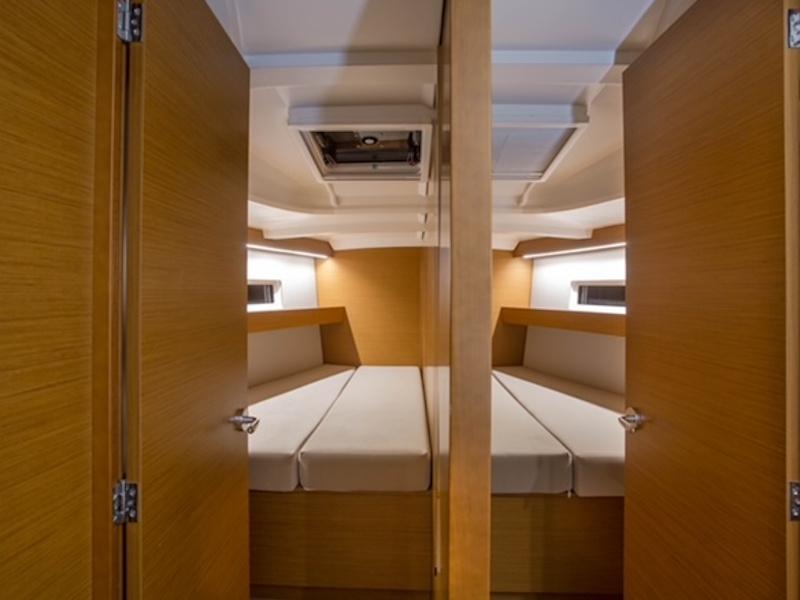 Book yachts online - sailboat - Sun Odyssey 440 - Ocean Song - rent