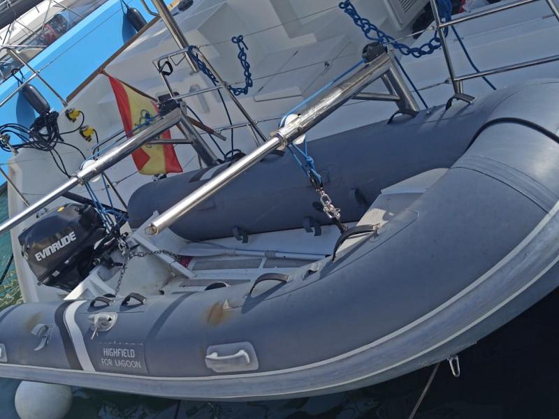 Book yachts online - catamaran - Lagoon 400 S2 - Esmeralda - rent